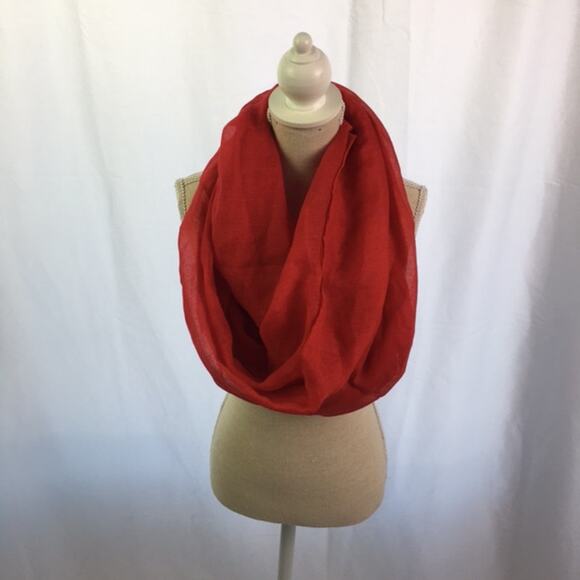 Infinity Scarf Red - Picture 4 of 6
